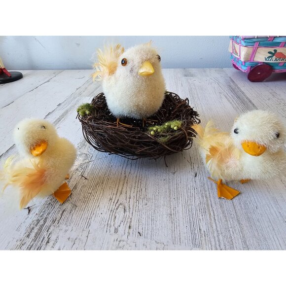 Vintage fluffy bird nest baby ducks Easter spring for life-size unique feathers - Picture 1 of 11